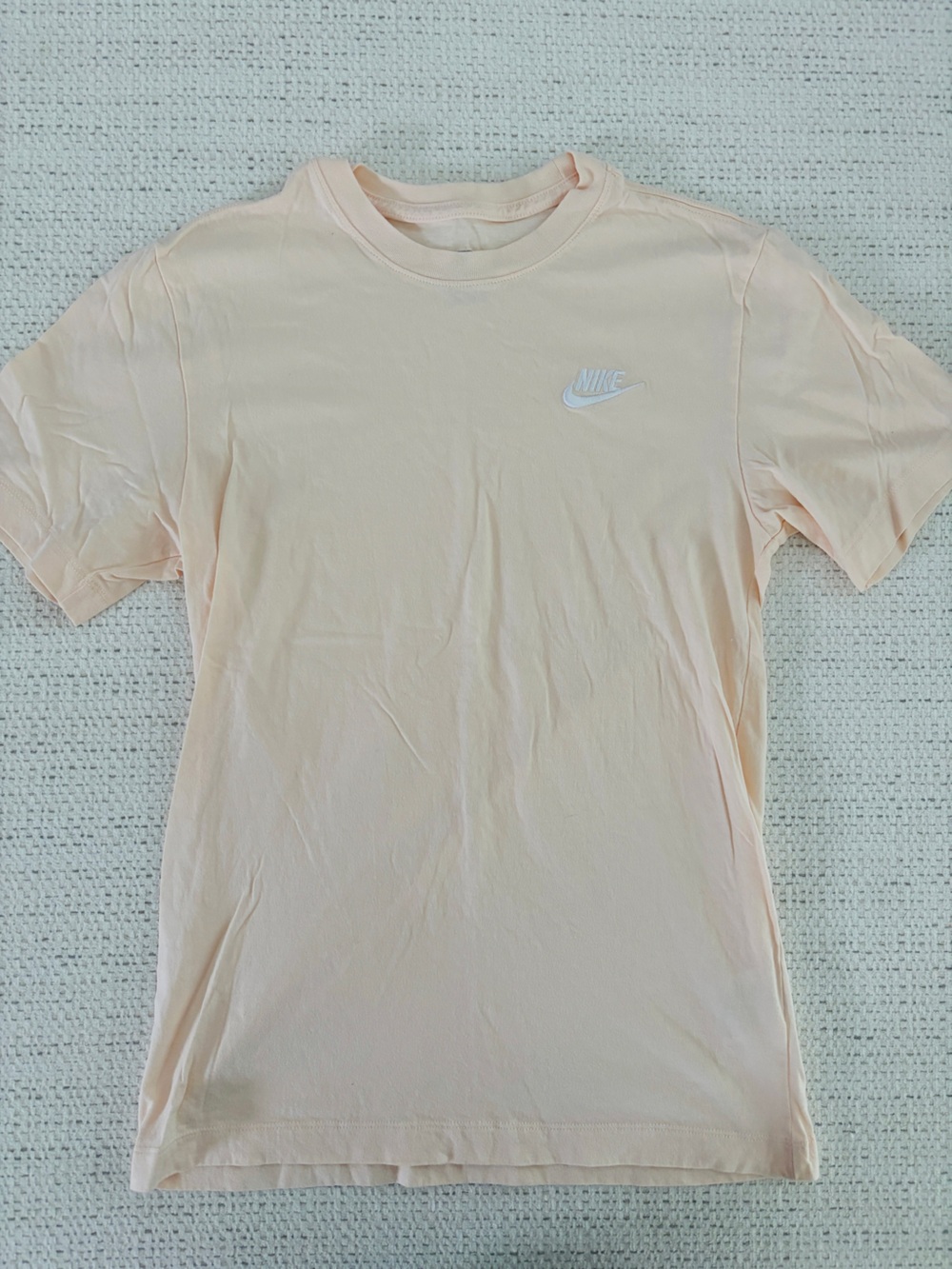 Men’s Nike Sportswear Club T-Shirt, Light Blush, Size XS